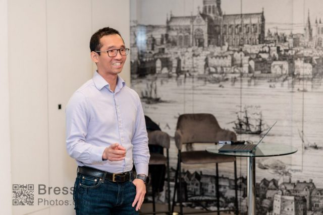 135A0591 Accountant, James Huang presenting